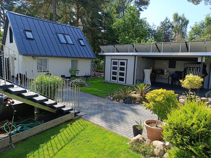 Insel Usedom EFH mit Gewerbe-Nebengebäude, wohnen wo andere Urlaub machen – Praxis und Fitness