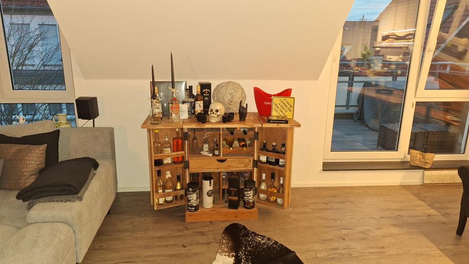 Occasione unica - Lussuoso appartamento duplex di 4,5 locali con vasca idromassaggio ecc. – Bar im Wohnbereich