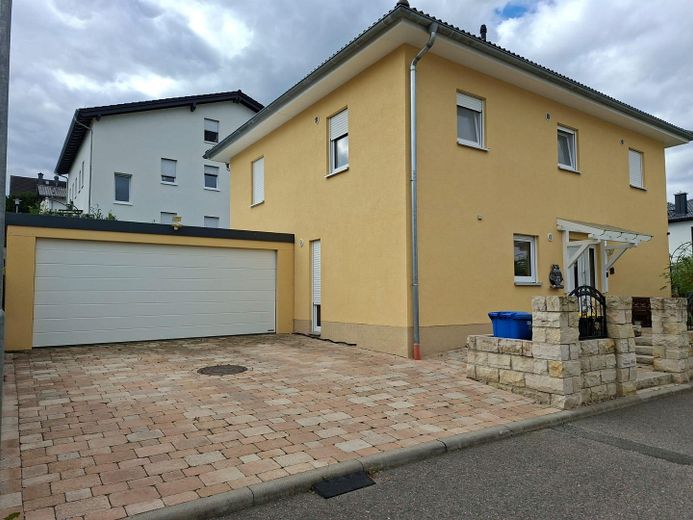 -Senza provvigione- Moderna villa urbana con garage a Bad Schwalbach – Ansicht Großraumgarage