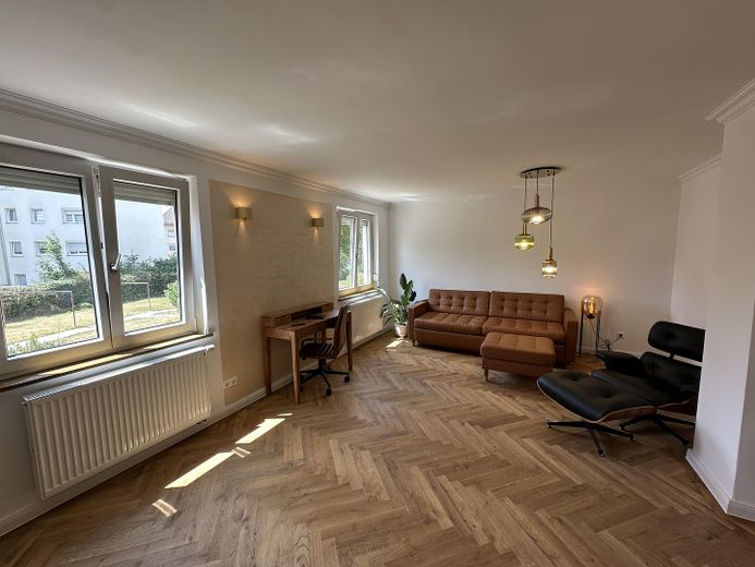 Hochwertig Möbliertes 2 Zi. Apartment Heilbronn – Wohnzimmer 1