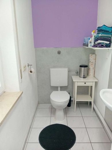 Zentral gelegene Gewerbeeinheit – Gäste-WC