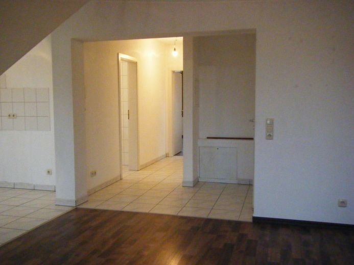 2-Zimmer-DG-Wohnung mit Balkon in Einhausen direkt am Feldrand mit Waldblick – Blick aus dem Wohnzimmer