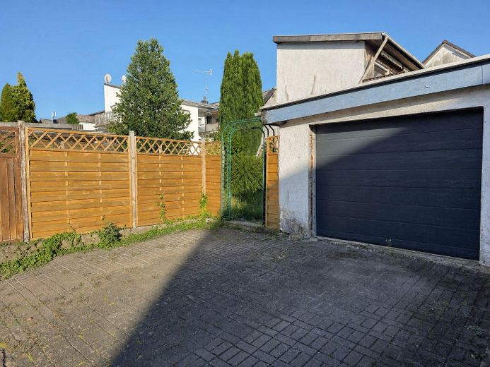 Porzione di casa bifamiliare con due unità abitative utilizzabili separatamente – Foto 2