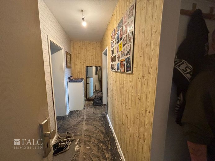 Helles Single‑Apartment mit guter Rendite – Flure