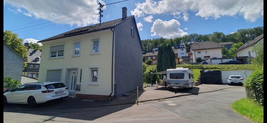 PROVISIONSFREI VON PRIVAT: Flexibles Zweifamilienhaus in Siegen-Achenbach – 2 KAUFOPTIONEN – Foto 2