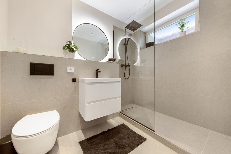 Erstbezug nach Kernsanierung: Exklusive Designerwohnung mit EBK, Balkon & TG-Stellplatz – Badezimmer