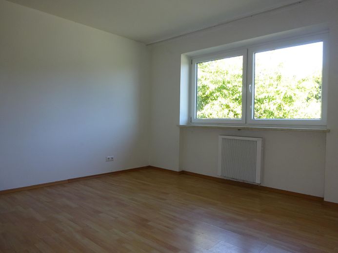 Schöne 2-Zimmer-Wohnung mit Balkon – Schlafzimmer