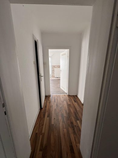 115 m² Wohnkomfort mit XXL-Terrasse in Duisburg Rheinhausen – Flur