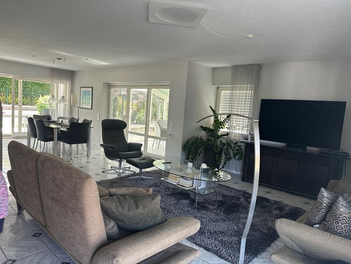 Gepflegtes Zweifamilienhaus in ruhiger Wohnlage in Karlsruhe Palmbach – Wohnzimmer OG