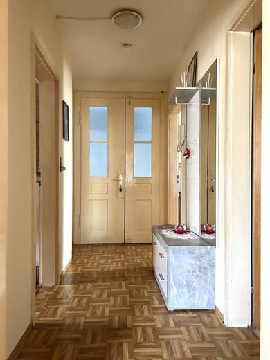 Charmante und charakteristische 3-Zimmer-Wohnung im Herzen von Esslingen am Neckar – Flur