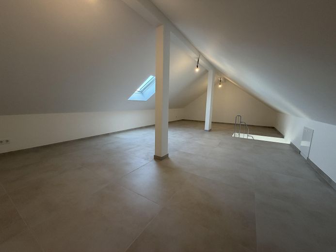 Première occupation d’une construction neuve exclusive – Élégant appartement-maisonnette de 3 pièces – DG Zimmer Ansicht 4