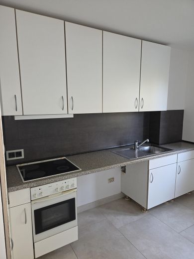 Hochwertiger 2-ZKB-Wohntraum, 2 Balkone, Feldrandlage, Provisionsfrei – Küche
