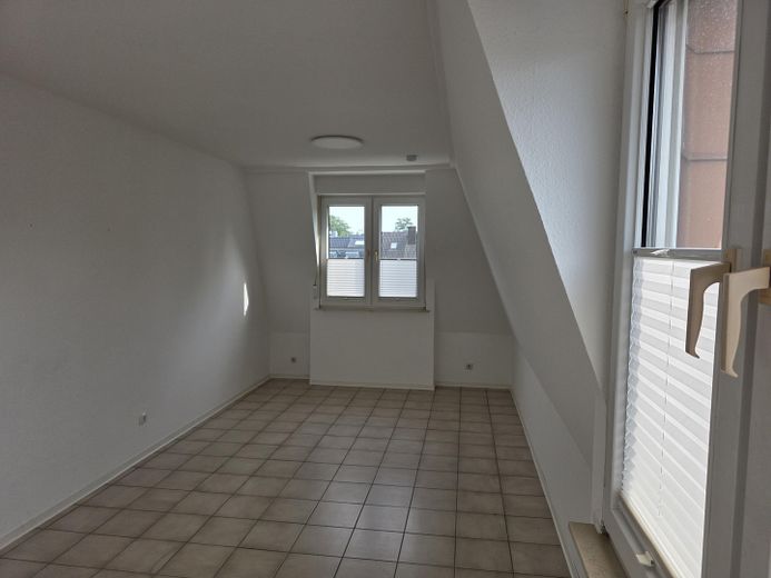 Rara opportunità nel Kreuzviertel: appartamento su due livelli, ca. 145 m², 4 locali, balcone – senza provvigione – 3. OG_'Eltern' (2)