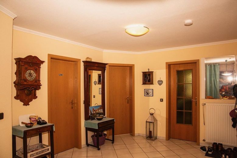 Flur zu Bad, SZ, Küche