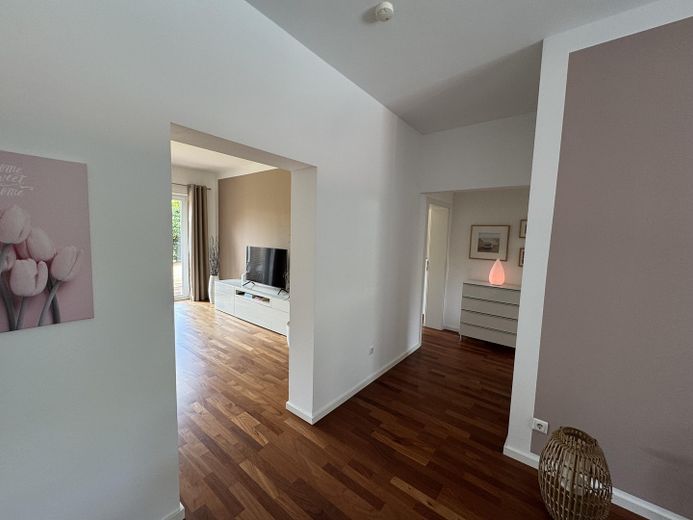 Vendita da privato - casa bifamiliare/casa multigenerazionale su terreno in diritto di superficie a Kaarst Mitte – Flur Wohnraum EG