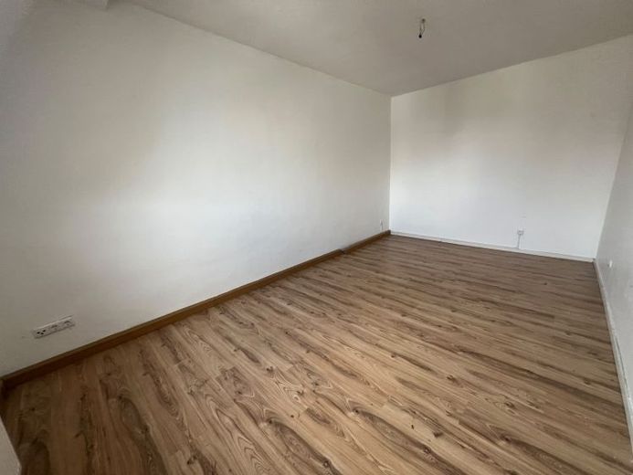4-Zimmer-Wohnung - zentrale Lage in Hof - 65,10 m² - sofort verfügbar – Foto 1