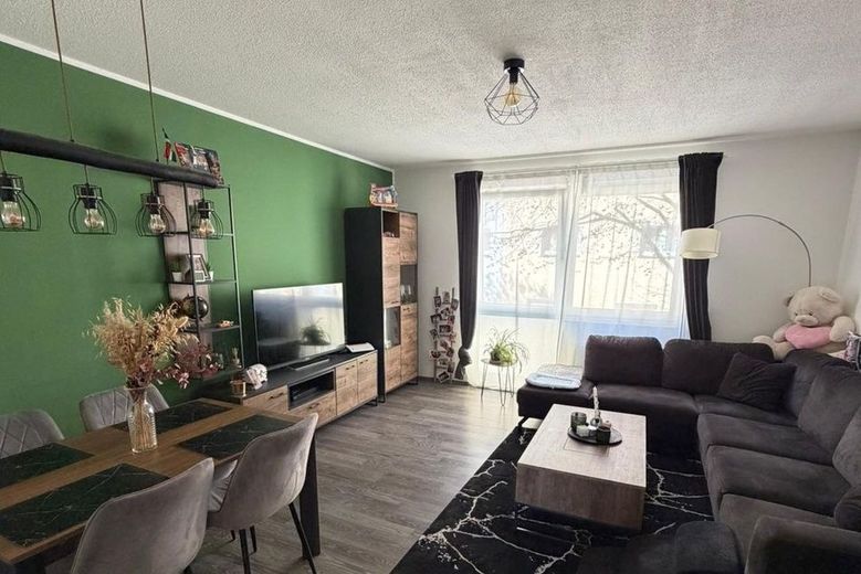 3-Zi-ETW Essen-Altendorf, Tiefgarage unter dem Haus, frei ab 01.07.26 – Wohnzimmer