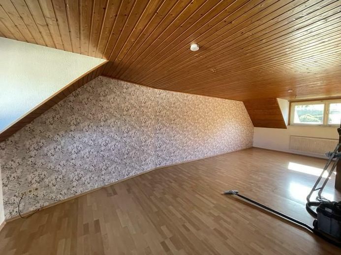 Wittlich-Gladbach -- 4 Zimmer DG-Wohnung (ca. 96 m²) zur grosszügigen Entfaltung -- – 10c Zimmer 4