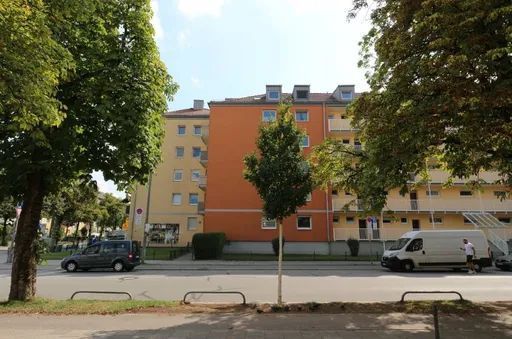 Ein Zimmer, viele Möglichkeiten / Johann-Clanze-Straße 27, München / Zi.1 – Außenansicht