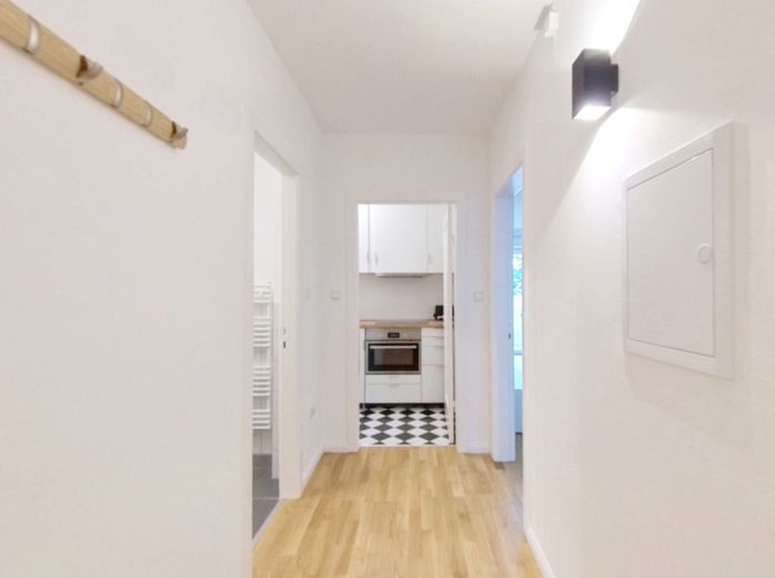 UBICACIÓN PRIVILEGIADA: Hamburgo-Harvestehude - APARTAMENTO AMUEBLADO DE 2 HABITACIONES – Flur
