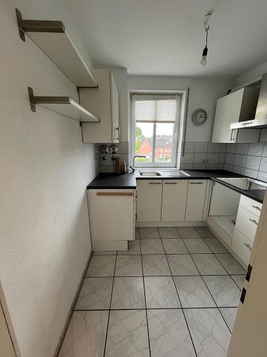 4-Zi-Geschosswohnung, teilmöbeliert mit Dachterrasse – Küche