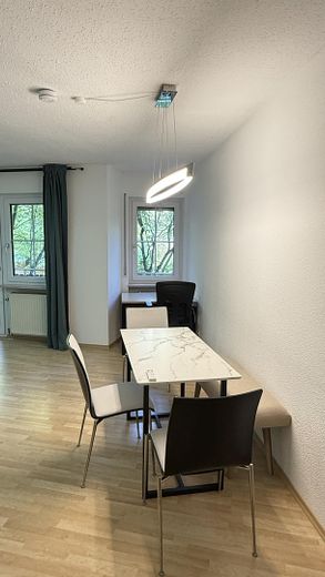 Beautiful 1-Room Apartment with Balcony and Parking Space, Furnished, for Rent in Lengfeld near the University Hospital – Photo 5