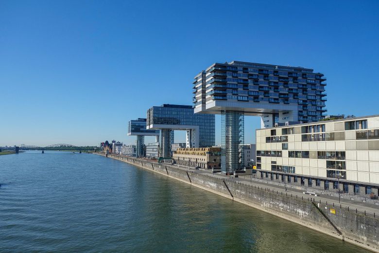 Small is beautiful – in digitalen Zeiten braucht man keine Säle, sondern schönste Standorte! – Rheinauhafen