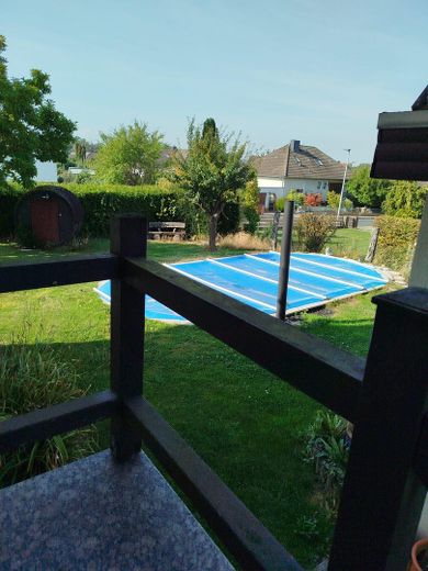 Casa unifamiliare ben tenuta con edificio accessorio e piscina riscaldabile – Garten mit Pool