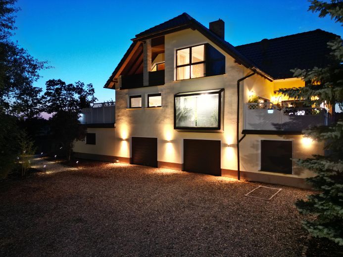 NEU! Ikonische, lichtdurchflutete Landhaus Villa mit Einliegerwohnung & mögl. Grundstkserweiterung – Foto 9