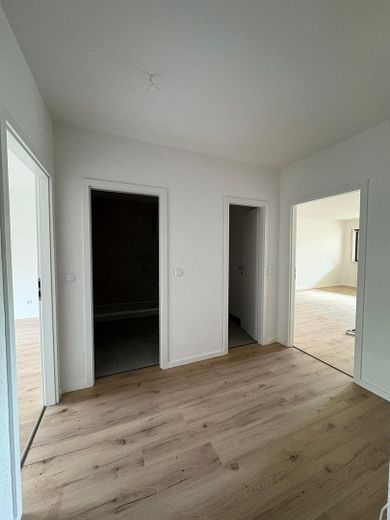 heller geräumiger Flur