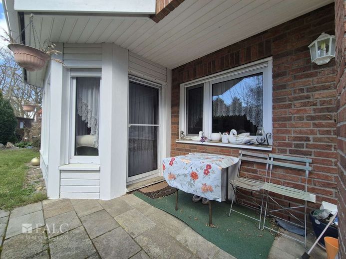 Möblierte 4-Raum-Wohnung min. für 12 Monate mit Garten - FALC Immobilien – Terrasse