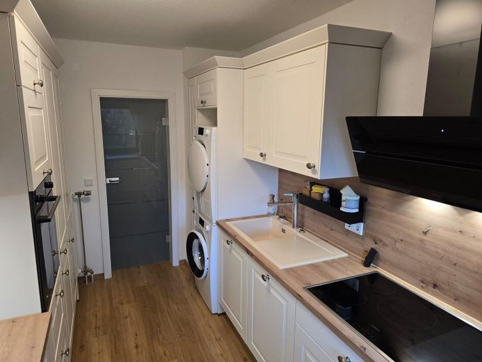 Ein Logenplatz im Grünen – großzügige 3-Zimmer-Wohnung – Küche