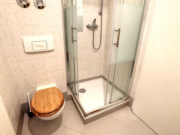 Bad mit Einbaudusche