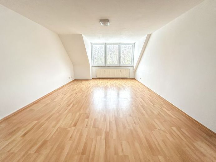 Dachgeschosswohnung mit Komfort und Stil – jetzt verfügbar – फोटो 1