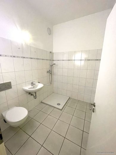 Großflächige Erdgeschoss-Gewerbeeinheit zur vielseitigen Nutzung – Bild 7