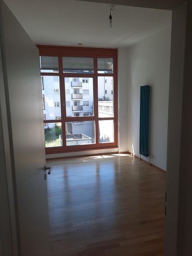Exklusive 4-Zimmer-Loftwohnung | ca. 165 m² | TG-Stellplatz | Süd-Balkon | Frankfurt-Innenstadt – Kind