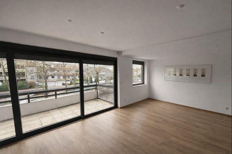Ihre neue Bürofläche am Stadtwaldgürtel – Bürovisualisierung Beispiel