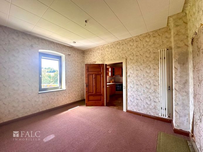 Preiswertes Familienhaus plus Baugrundstück! – Wohnzimmer