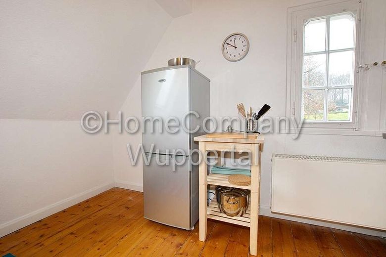 Moderne Dachgeschosswohnung mit DSL und PKW-Stellplatz in W-Ronsdorf – ee469706d5bde05d84feaf856afe4c439358fc62.jpg