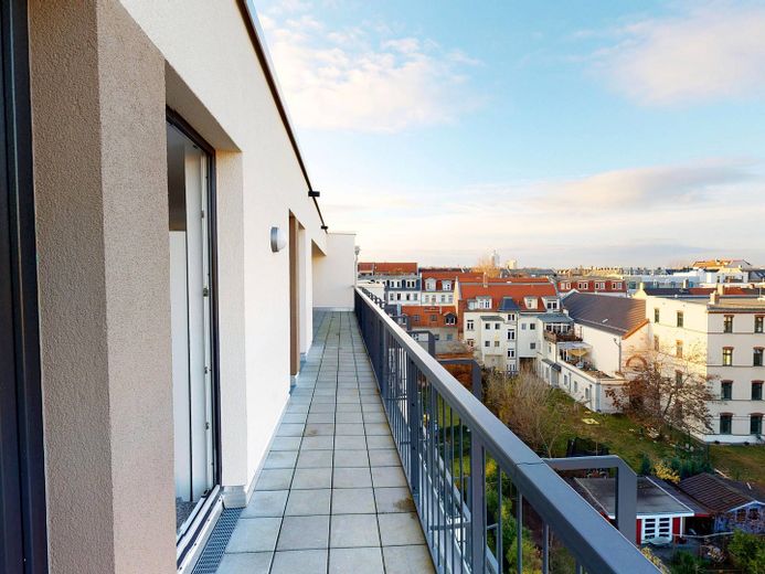 ** Modernes und vollmöbliertes 1-Zimmer-Apartment mit EINBAUKÜCHE, eigenem BALKON und gemeinschaftlicher DACHTERRASSE ** – Ansicht II: Dachterrasse