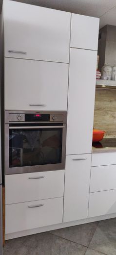 Precioso apartamento de 2 habitaciones con patio-jardín propio en la casa aterrazada de Hannover – Küche