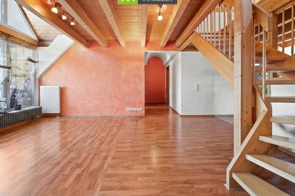 El encanto histórico de una casa antigua se une a la sensación de amplitud de un loft: su hogar exclusivo en Bergerhausen