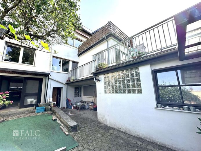 Sonnenhelles Zweifamilienhaus mit separatem Werkstattgebäude! – IMG_1050