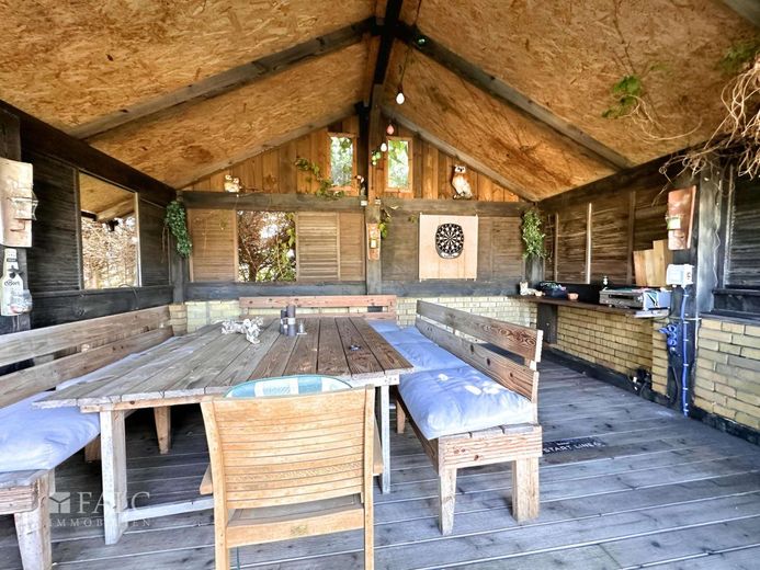 ***Exclusives Anwesen als Wohn- und Geschäftshaus mit großzügigem Grundstück*** – Nebengelass