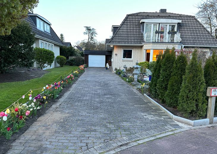 Auffahrt zur Garage