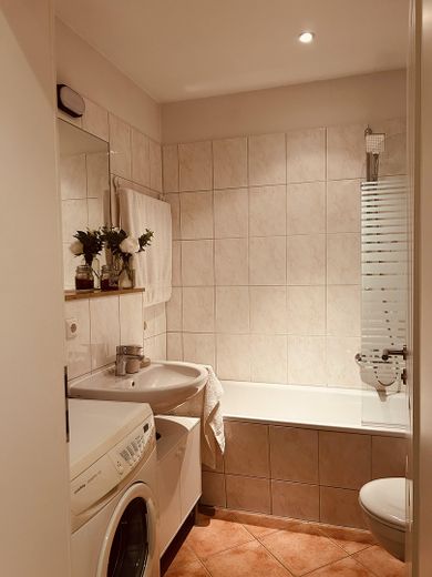 Bezaubernde und renditestarke Kapitalanlage in Leipzig-Gohlis – Bad mit Badewanne und WM