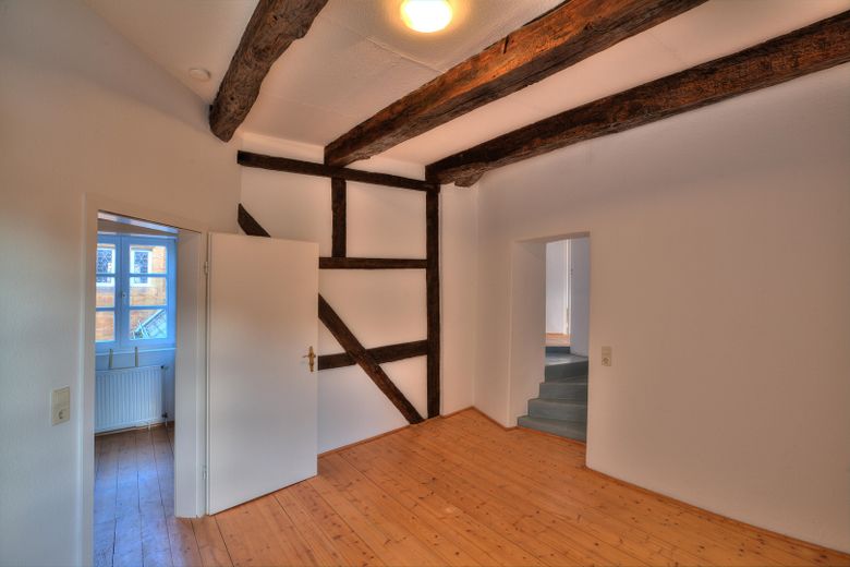 Idyllische Altbauwohnung mit Blick aufs Wasser – Schlafzimmer 1