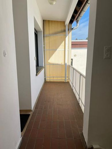 Schöne Maisonettewohnung =  Haus im Haus / gewerblich geeignet als Mitarbeiter-Unterkunft – Balkon Eingangsbereich