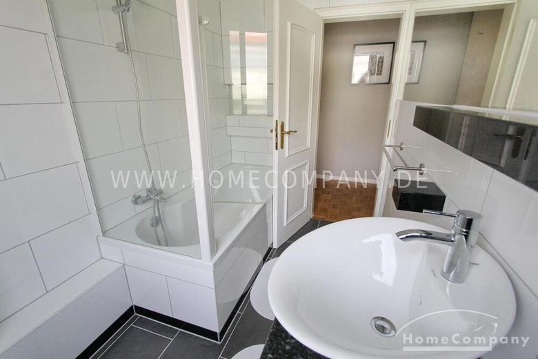 Moderne geschmackvolle mit Balkon, in Plittersdorf/ Villenlage! – 4f07c94270c0defd3be47376c6f9c17b1dc140e4.jpg