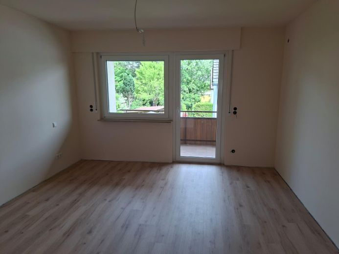 Mittleres Zimmer mit Balkon